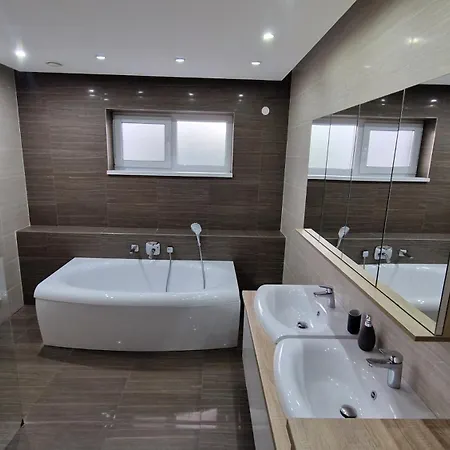 Family House Вилла